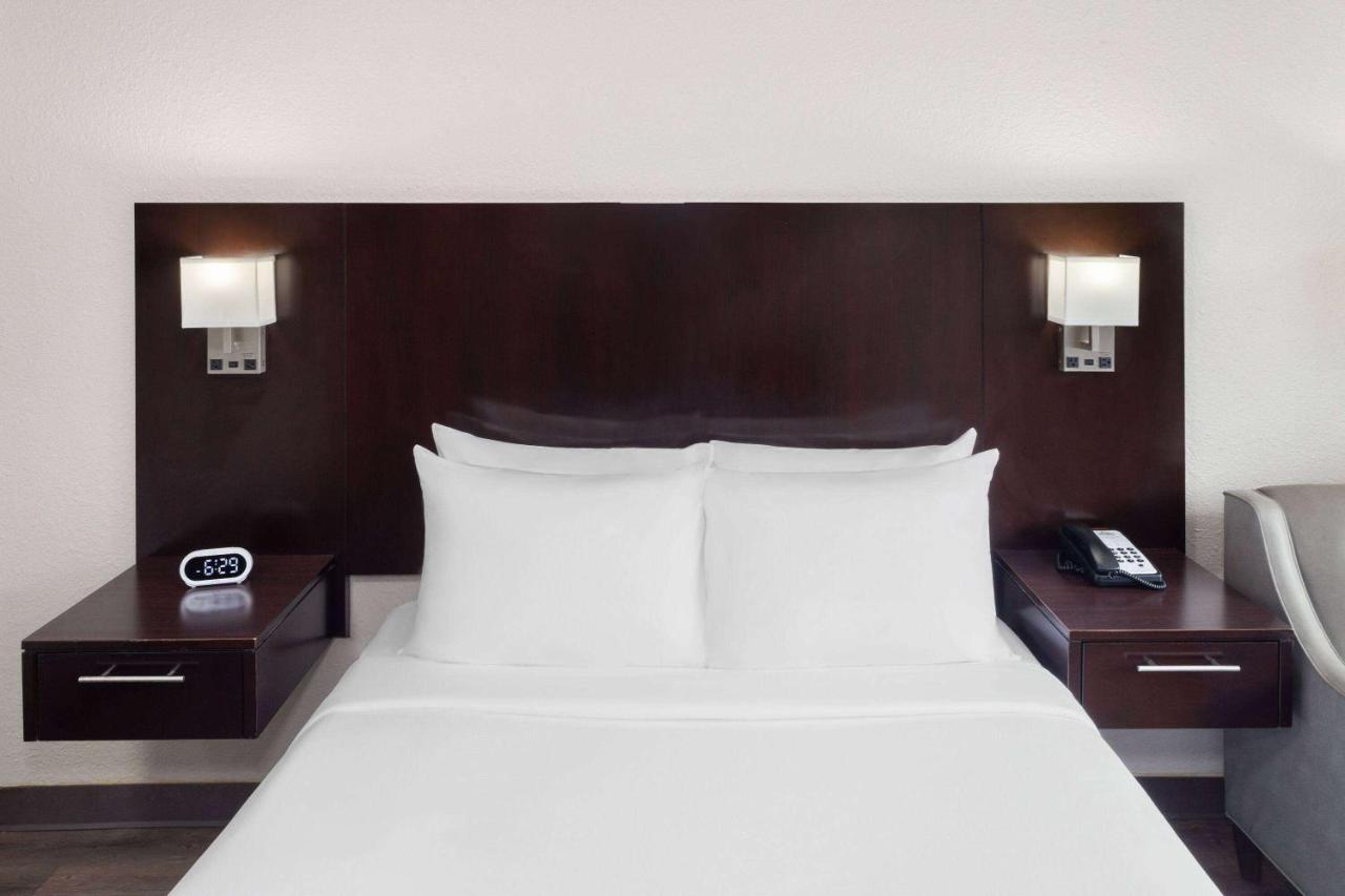 Days Inn By Wyndham Melbourne Eksteriør bilde