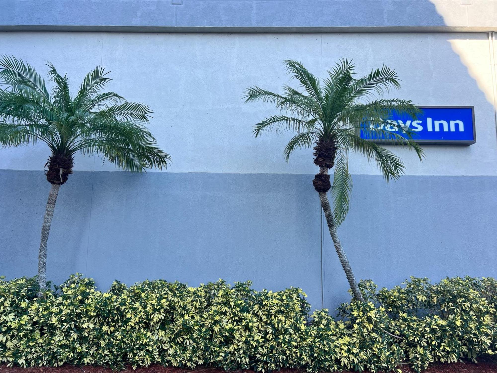Days Inn By Wyndham Melbourne Eksteriør bilde